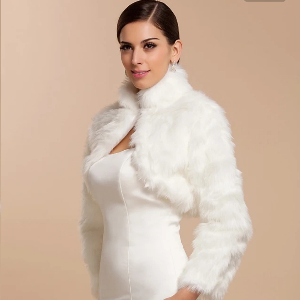 Long sleeve faux fur bolero jacket